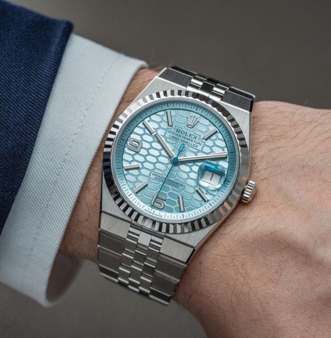 Role_x  skydwellr tiffny blue