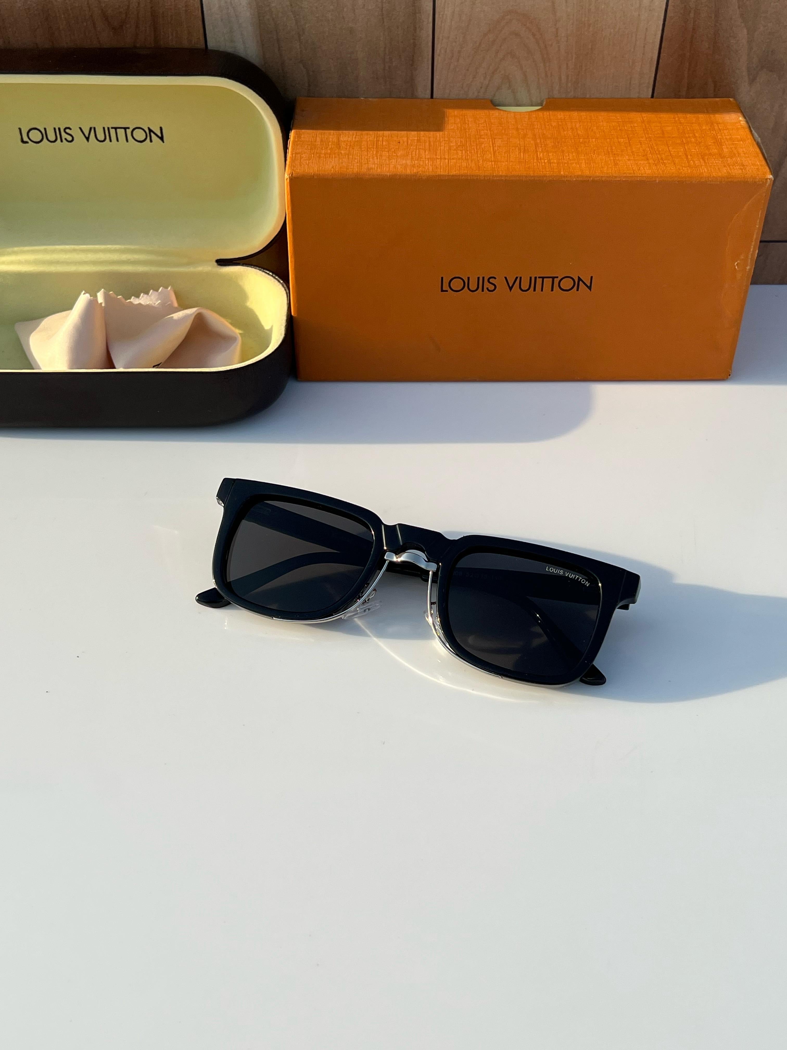 L vuitton 1008 black silver A