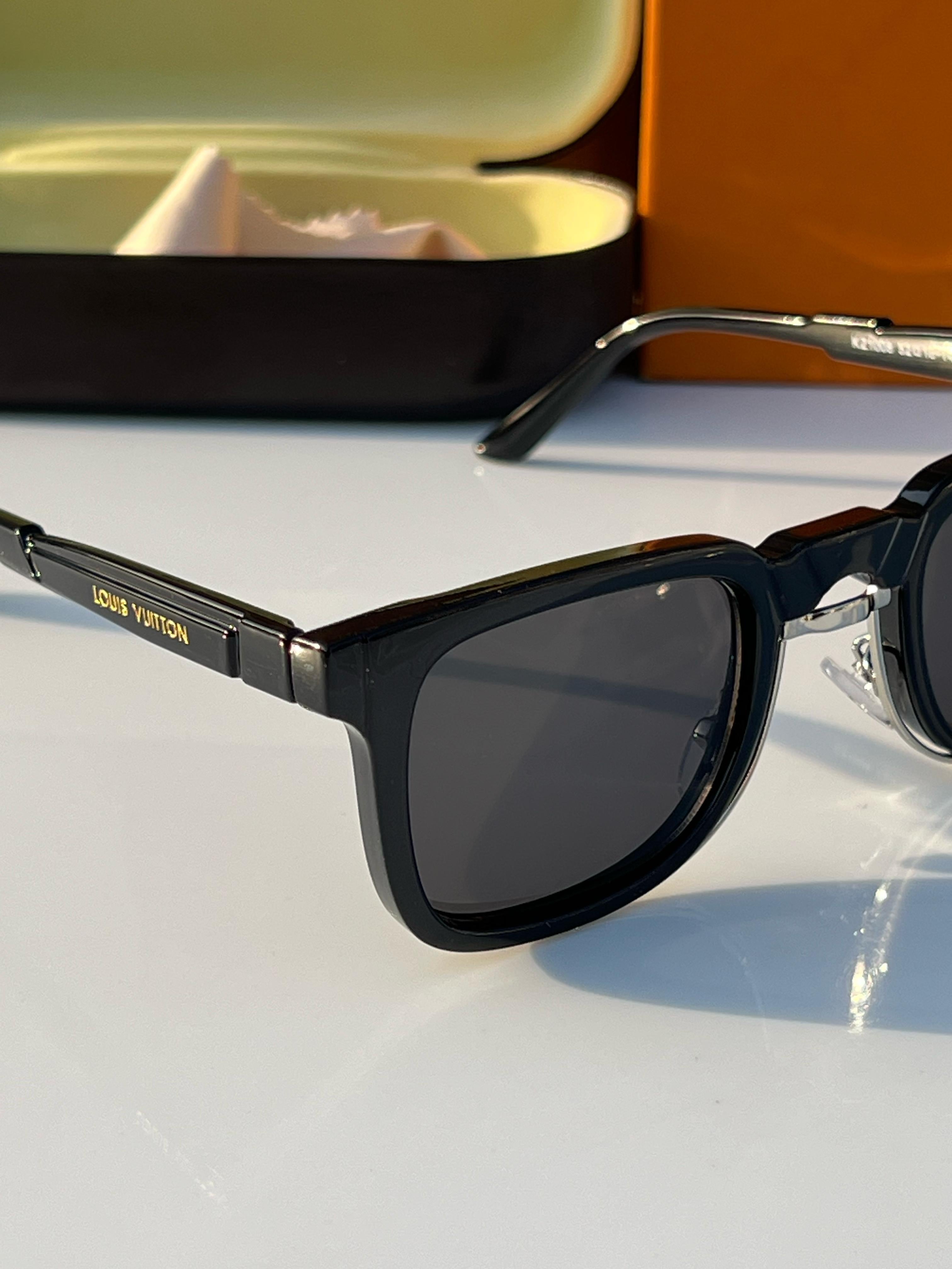 L vuitton 1008 black silver A