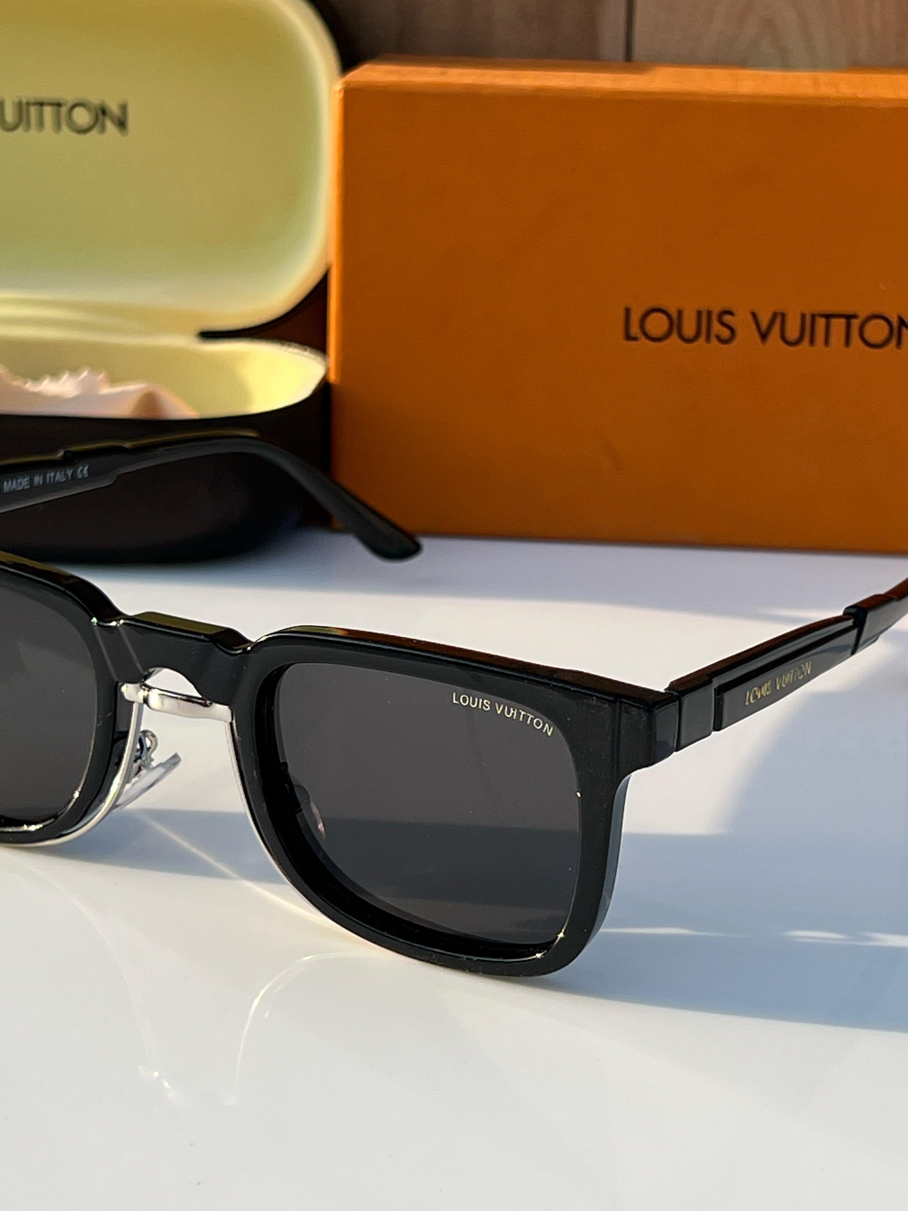 L vuitton 1008 black silver A