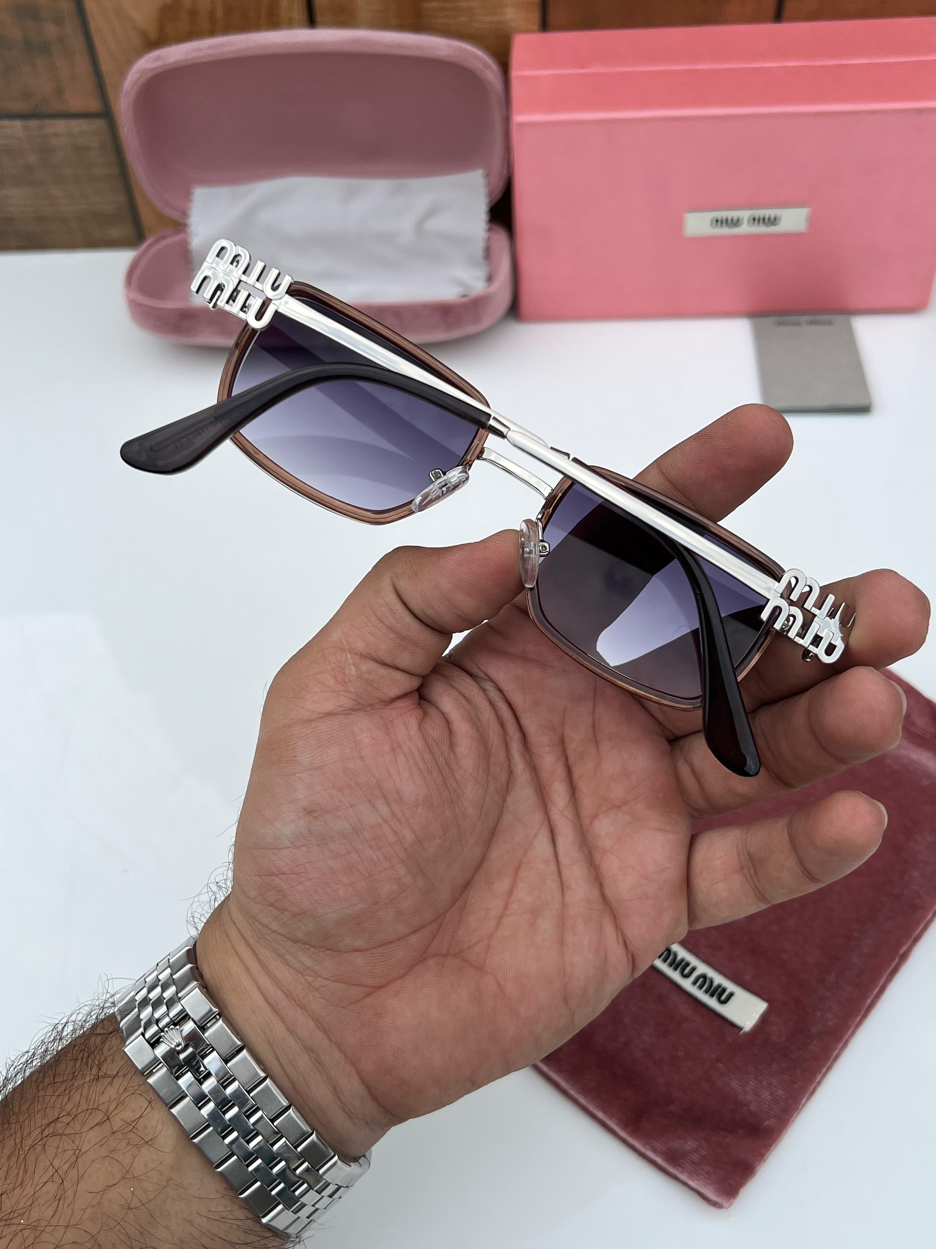 Mi 559 silver peach shaded