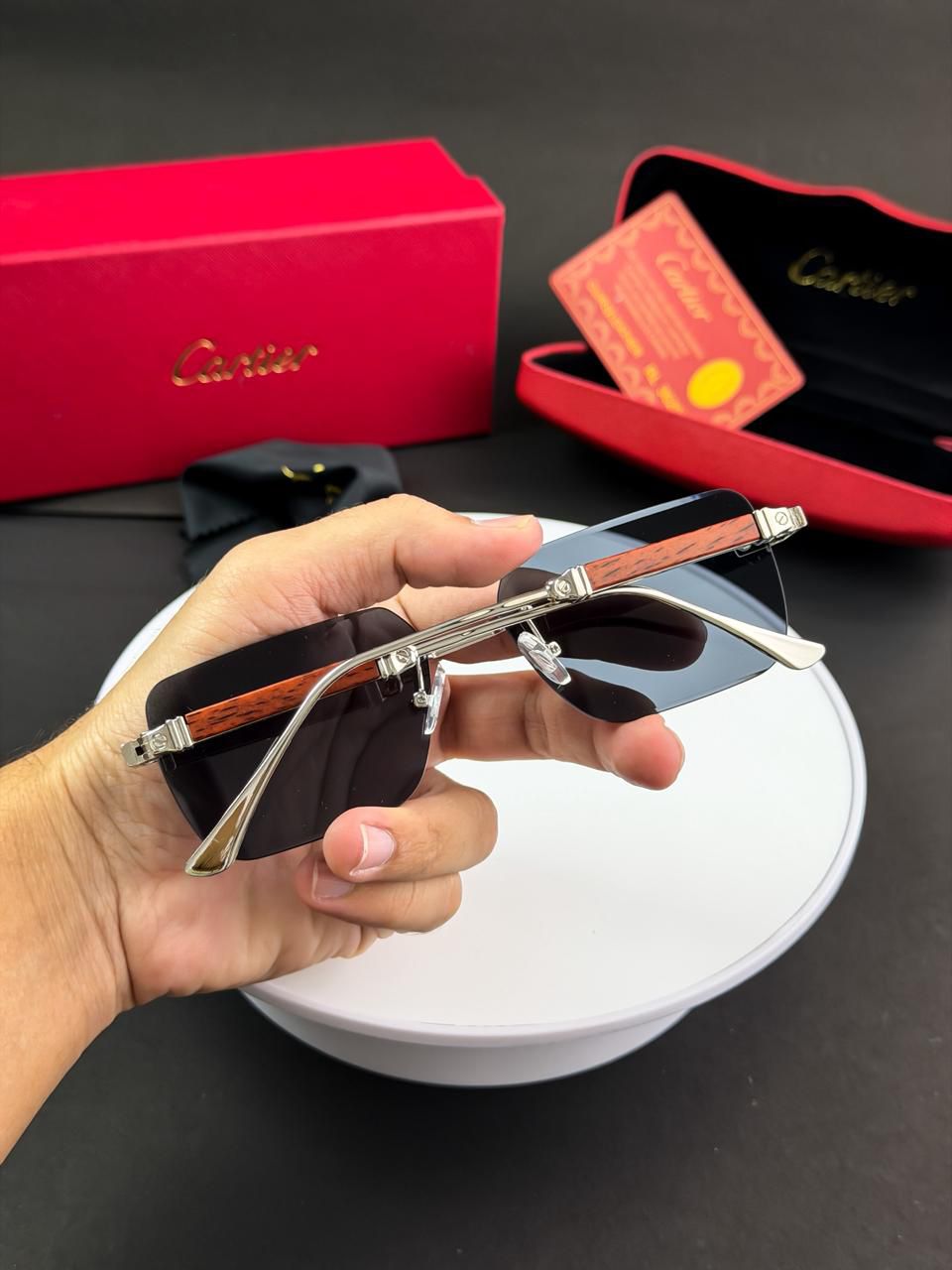 CA  SILVER BLACK 048