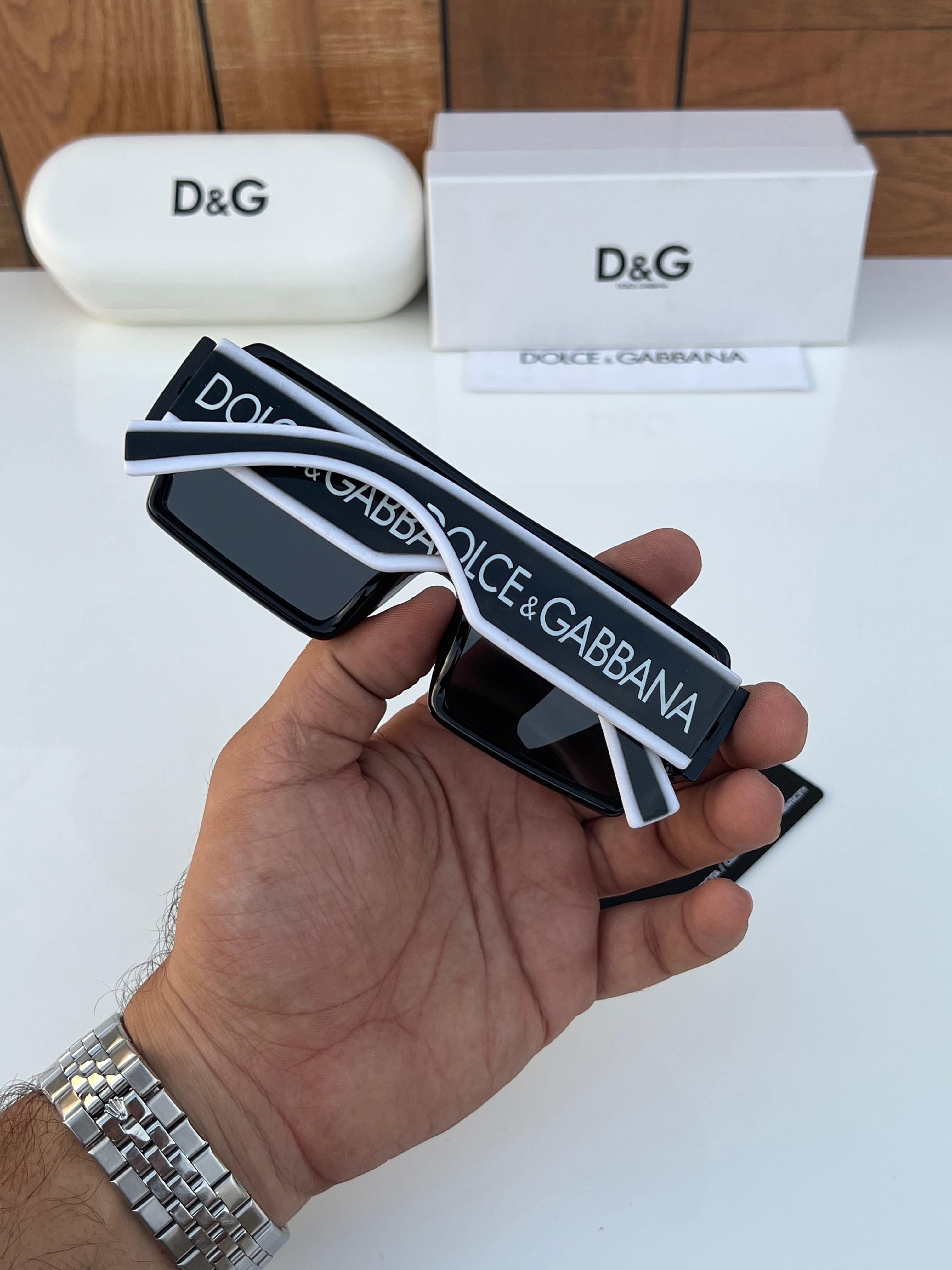 D &_g 8002